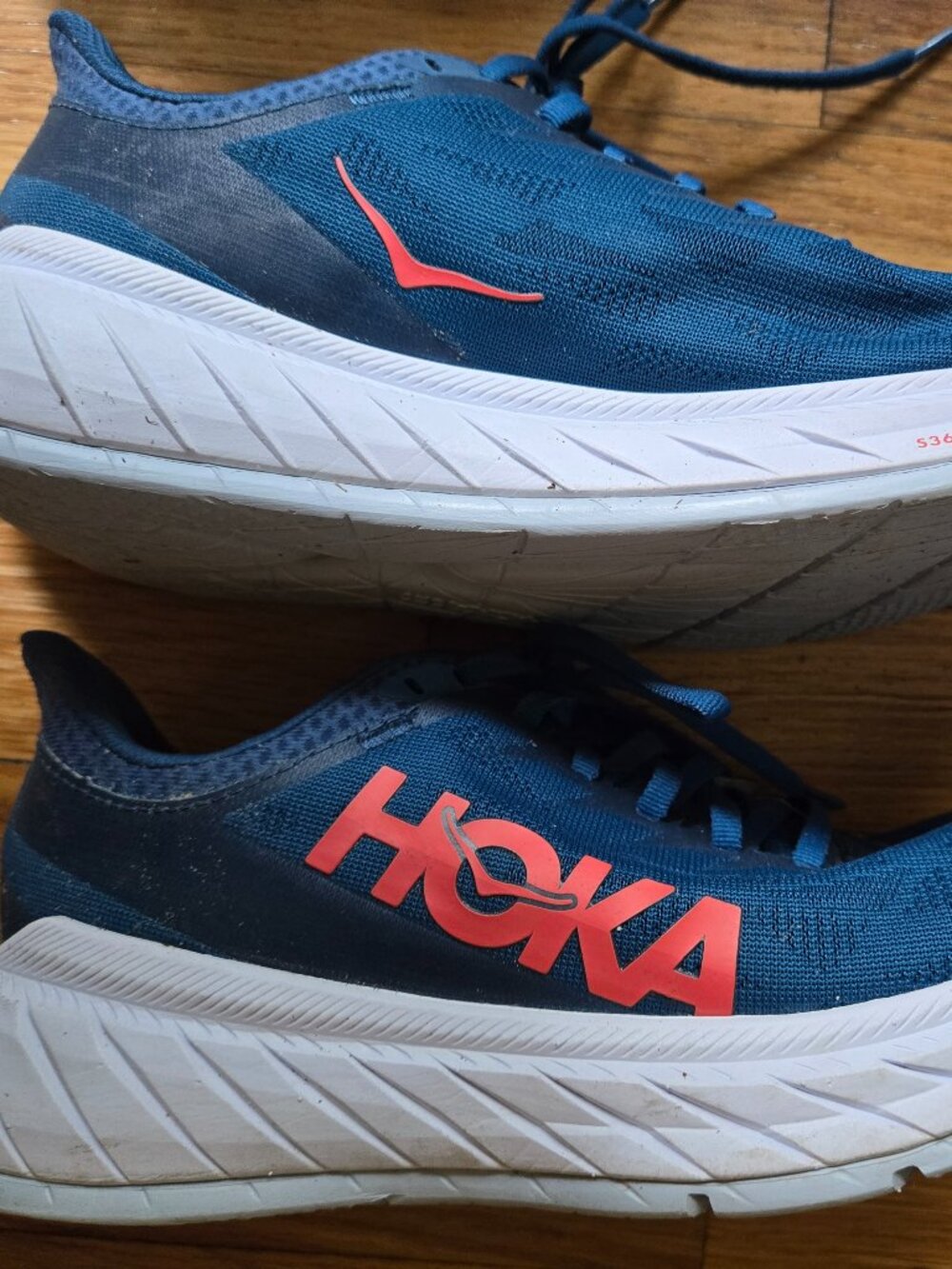 Hoka One One W Carbon X 2 Size 7.5